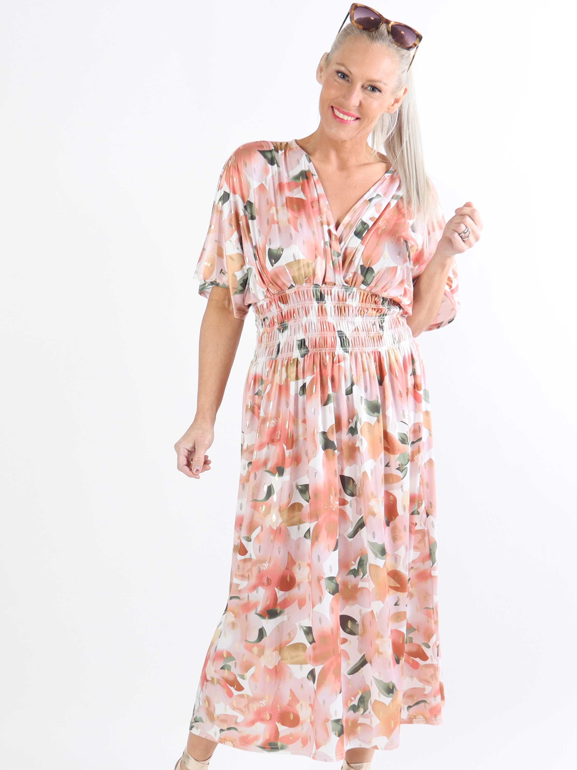 Pams Sweet Flower Midi - Elastisk plus size-klänning i skrynkelfritt tyg